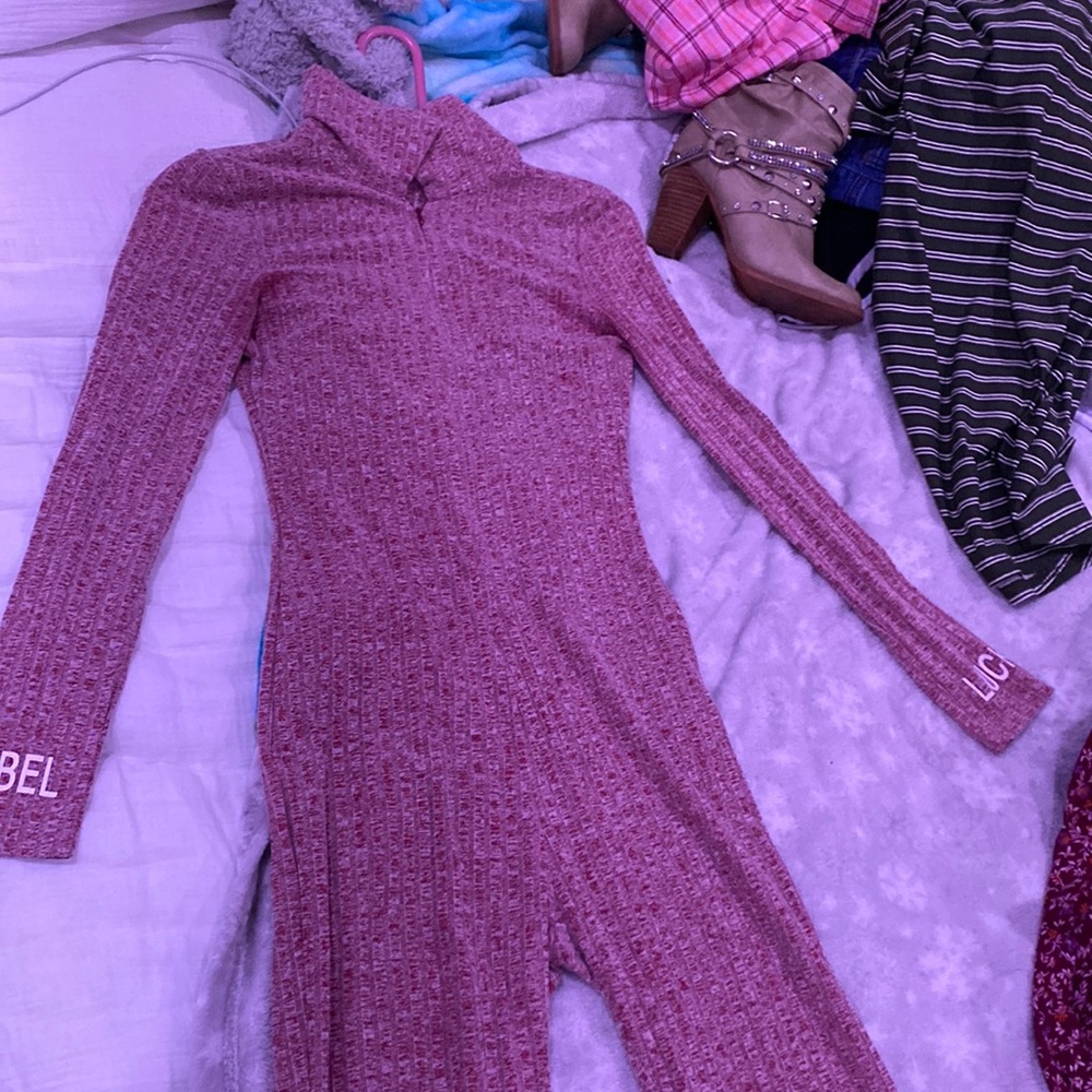 I am selling a cute pink full body suit. It’s from shien. It’s a size 5